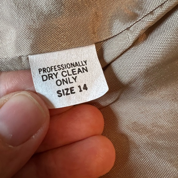 Tailored blazer - perfect for spring. - Picture 6 of 11